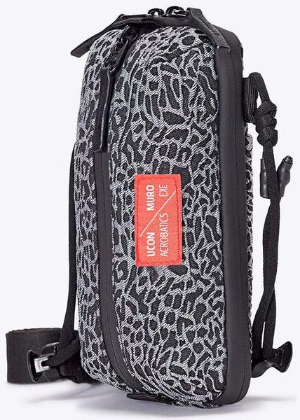 Невелика текстильна сумка з ременем через плече Ucon Mateo Bag Black Safari сіра 489118568820 black safari фото